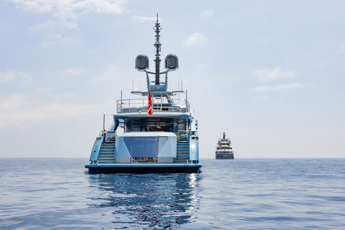 QUEEN ALLA yacht