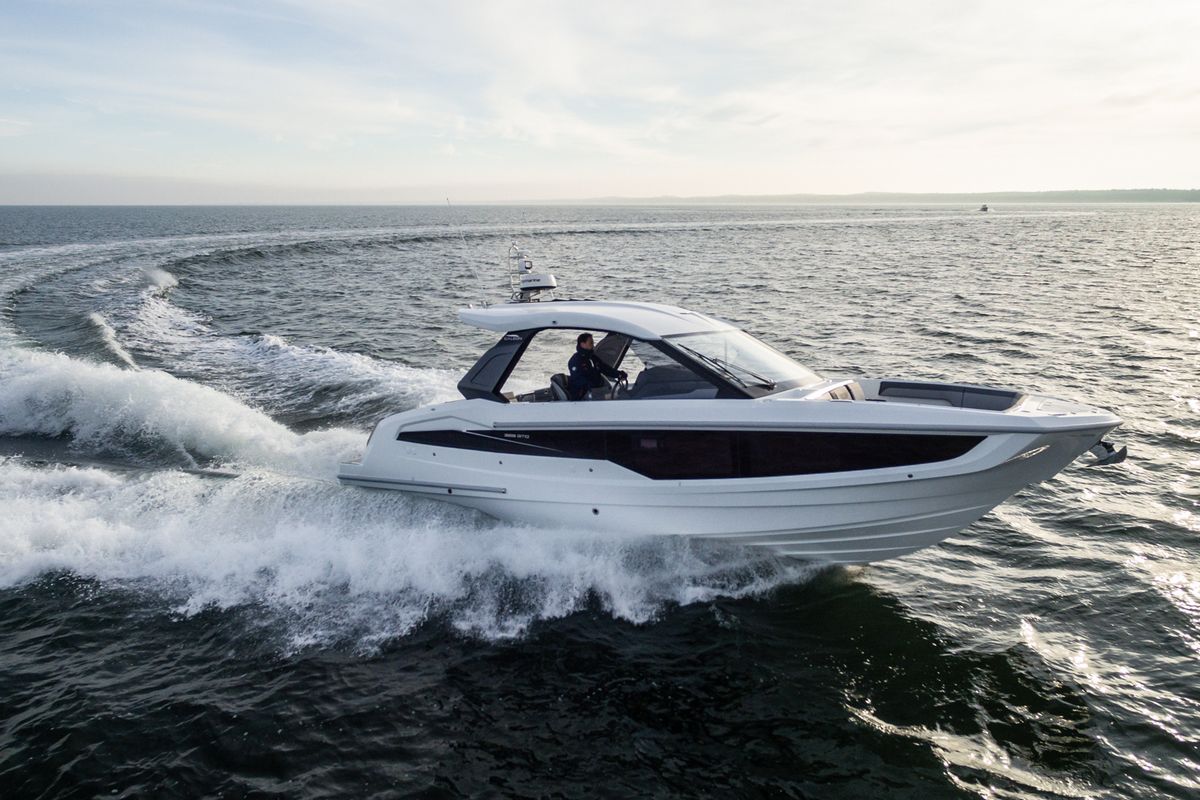 GALEON 325 GTO yacht