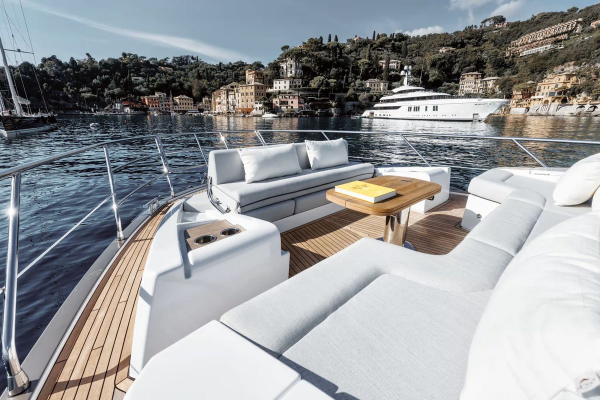 AZIMUT 60 FLY yacht