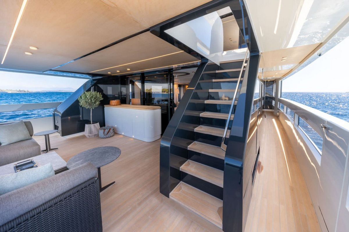 UILIA yacht