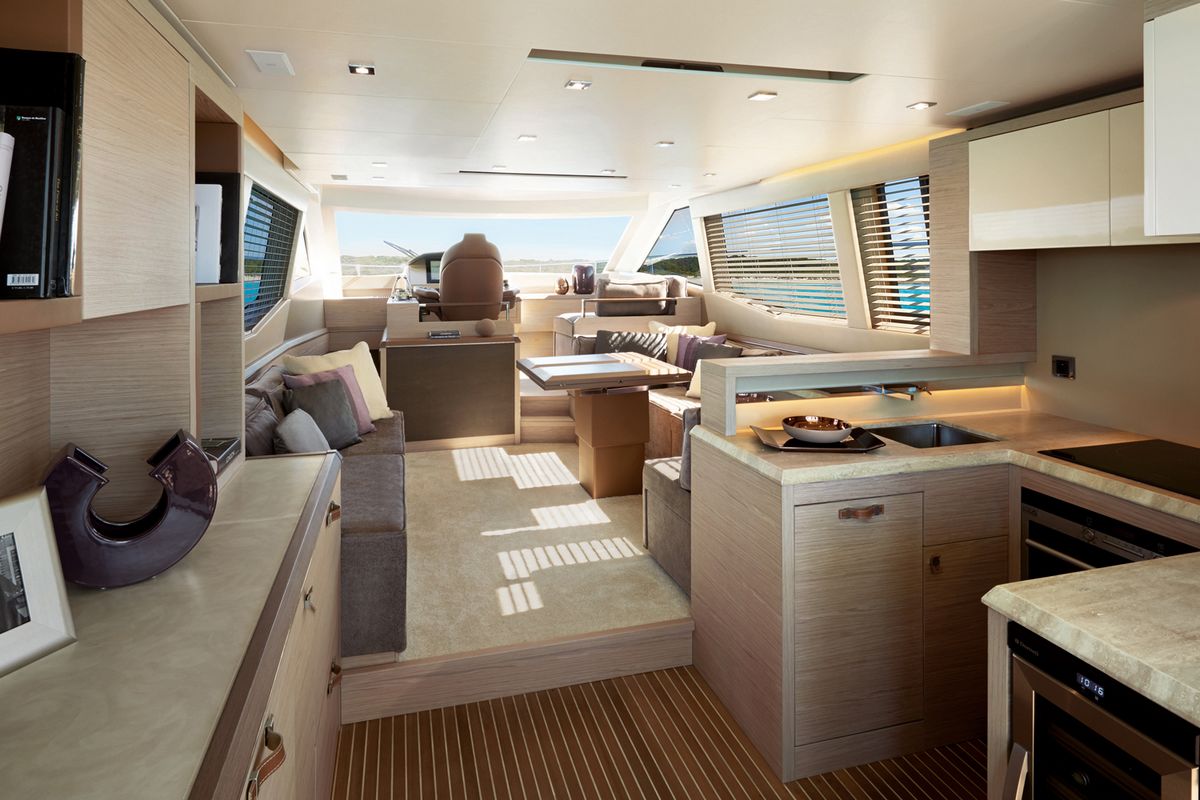 BENETEAU MC6 yacht