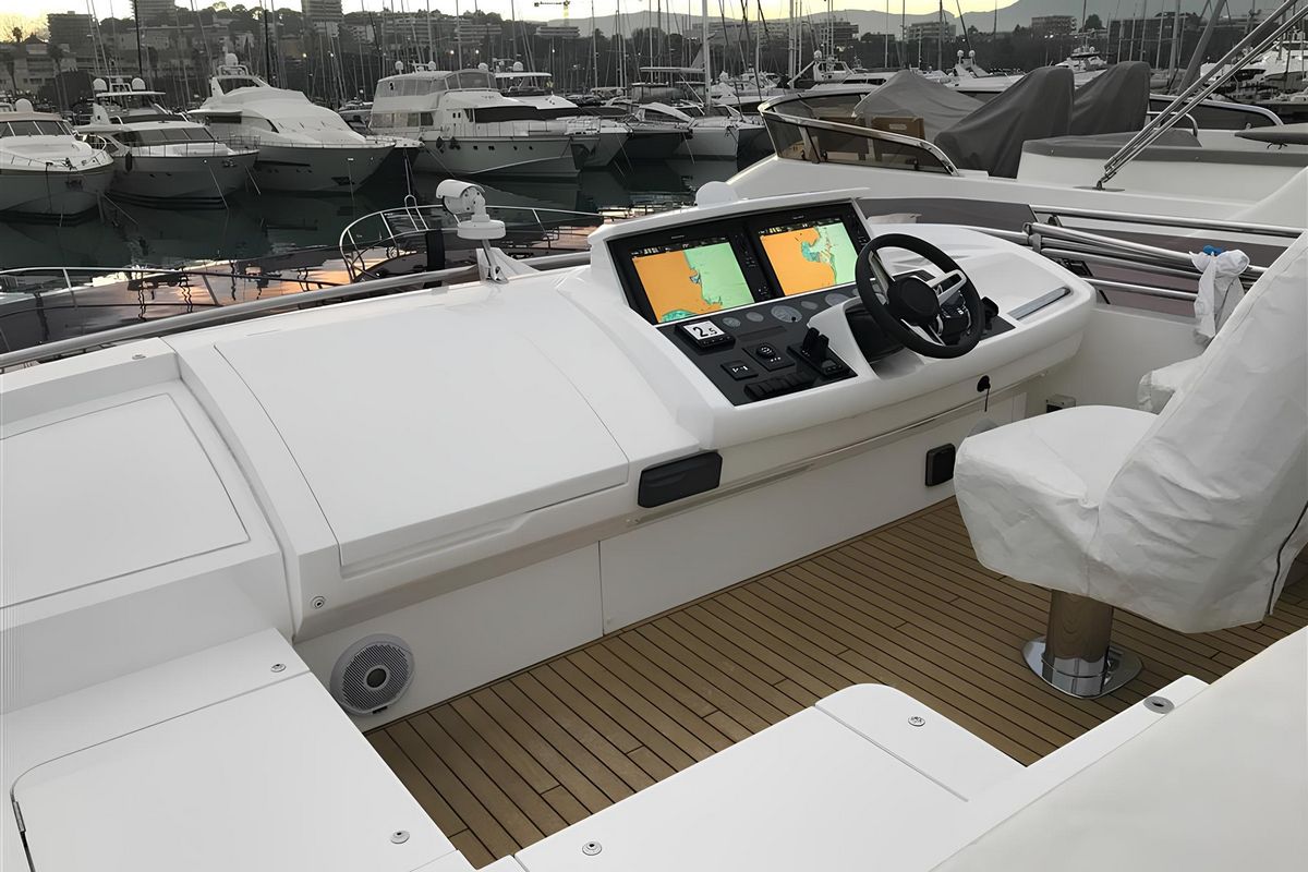 PRINCESS S65 yacht