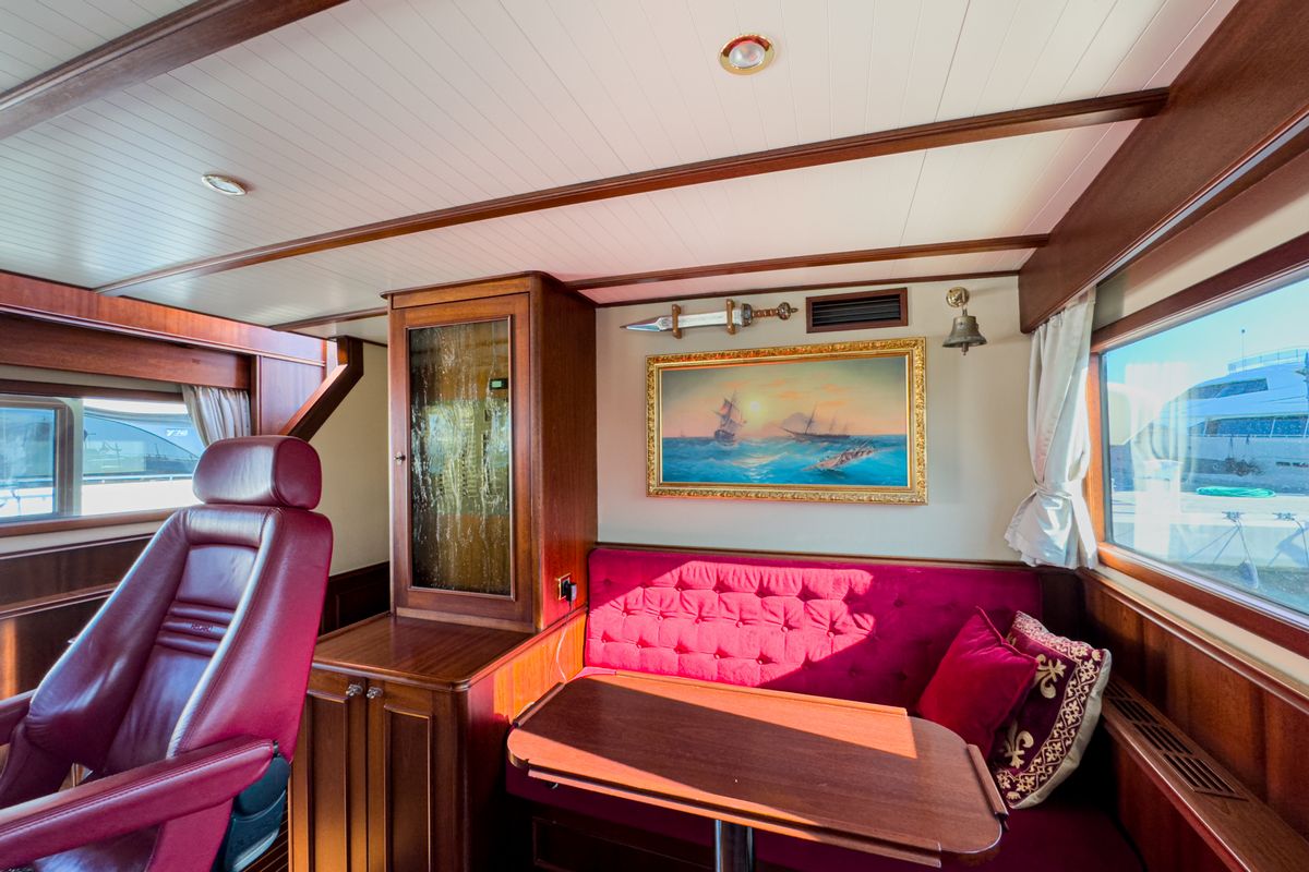 DE ALM DELFINO 60 yacht