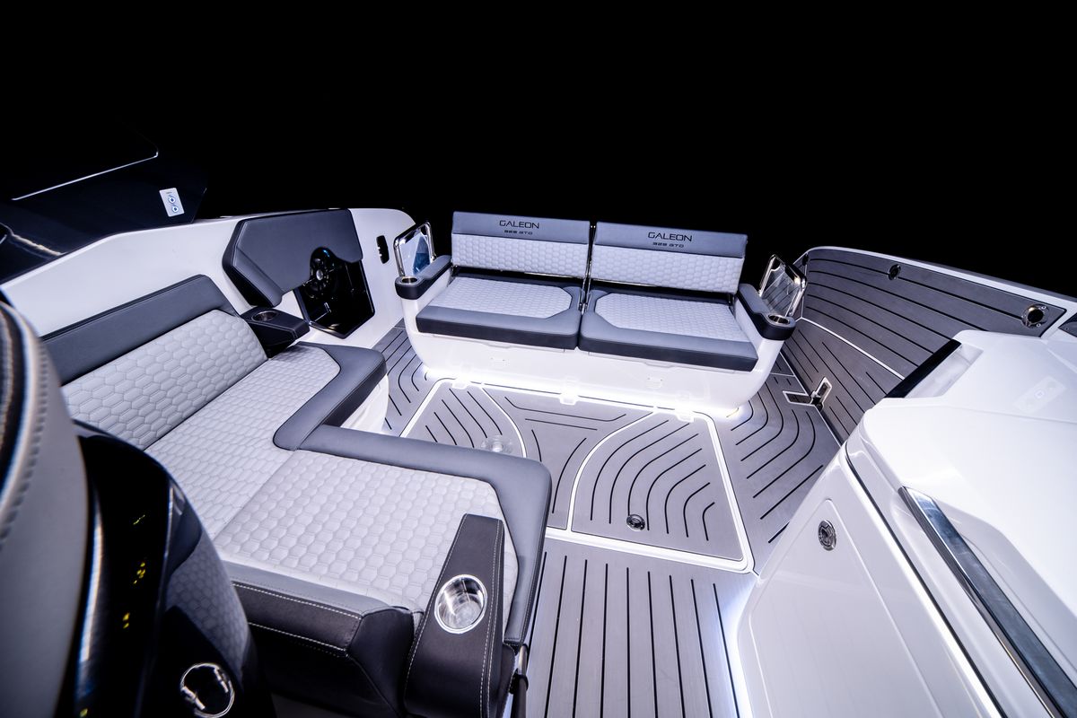 GALEON 325 GTO yacht
