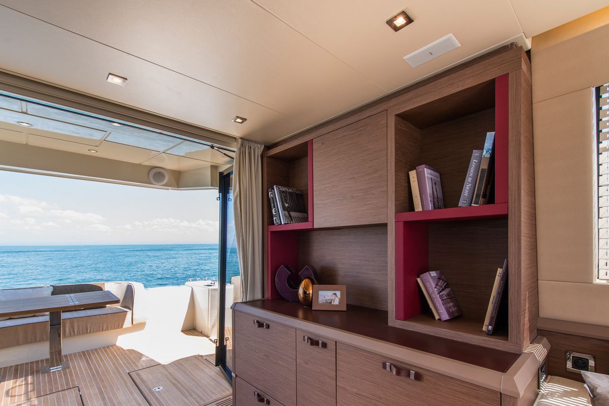 BENETEAU MC6 yacht