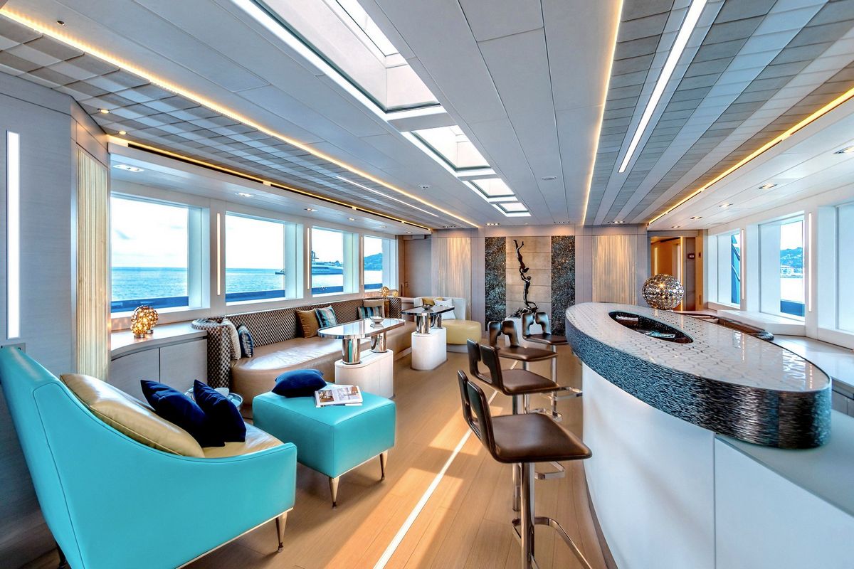 QUEEN ALLA yacht