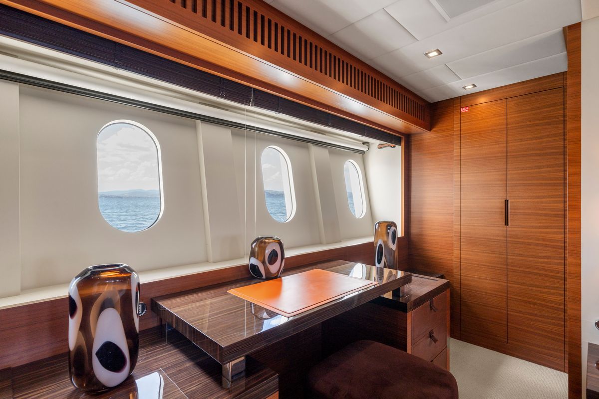 ECLAT yacht