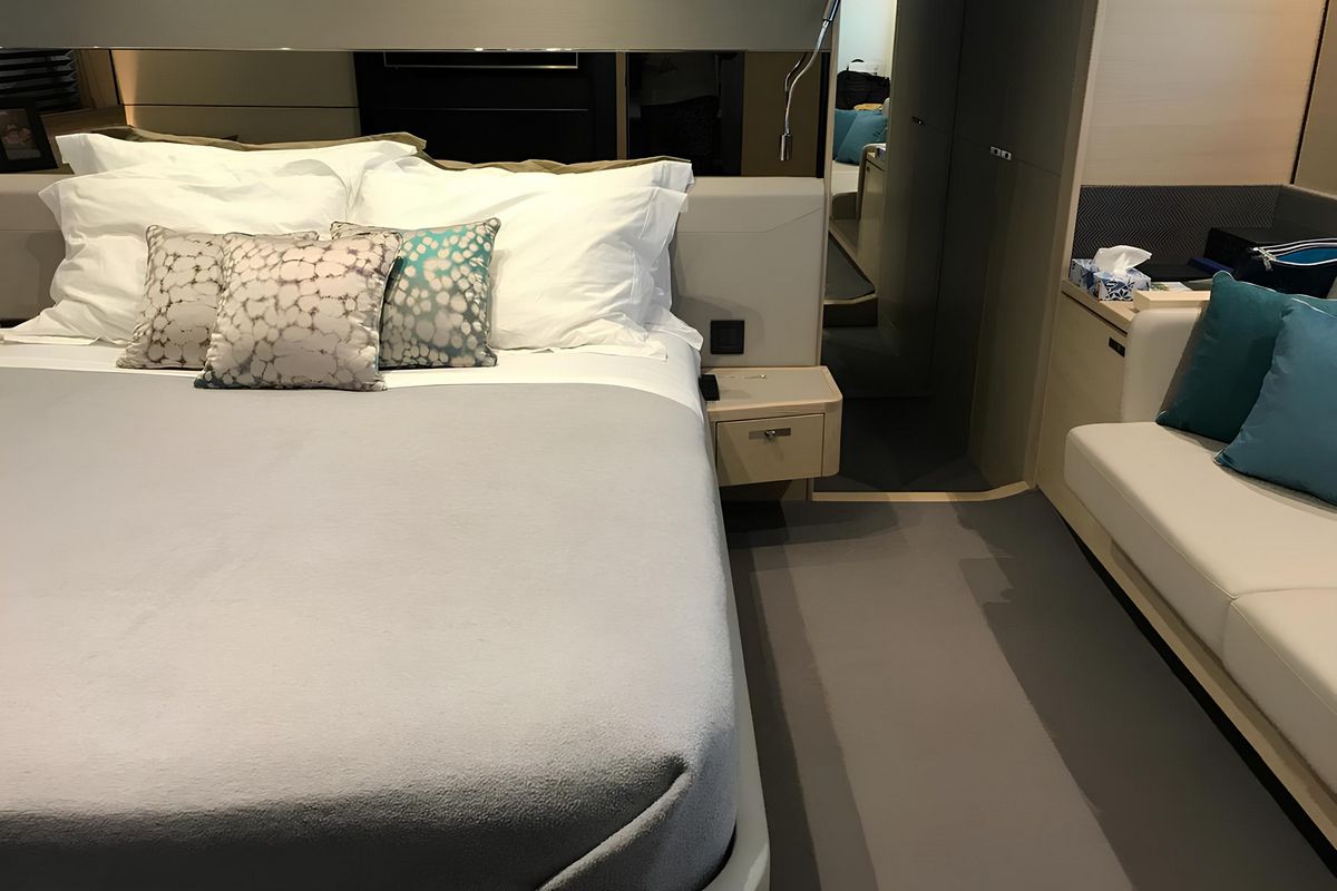 PRINCESS S65 yacht