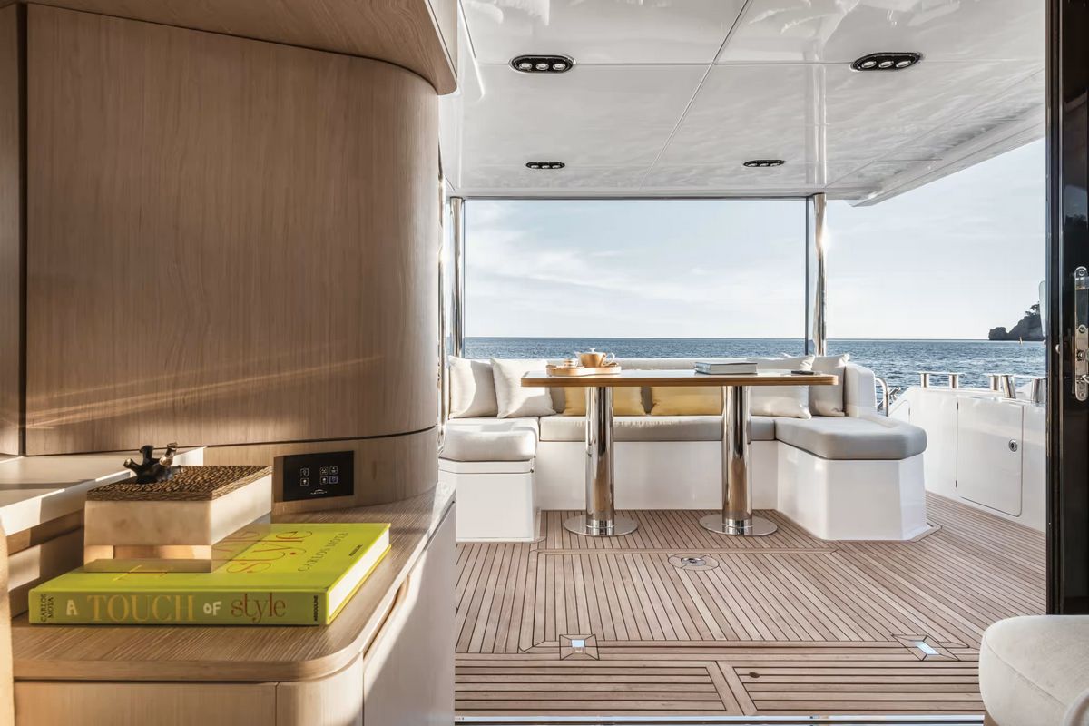 AZIMUT 60 FLY yacht