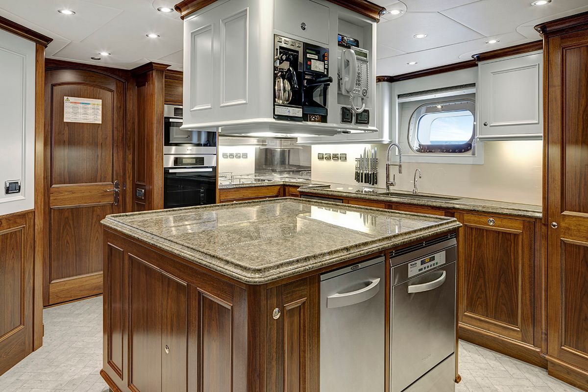 ENCORE yacht