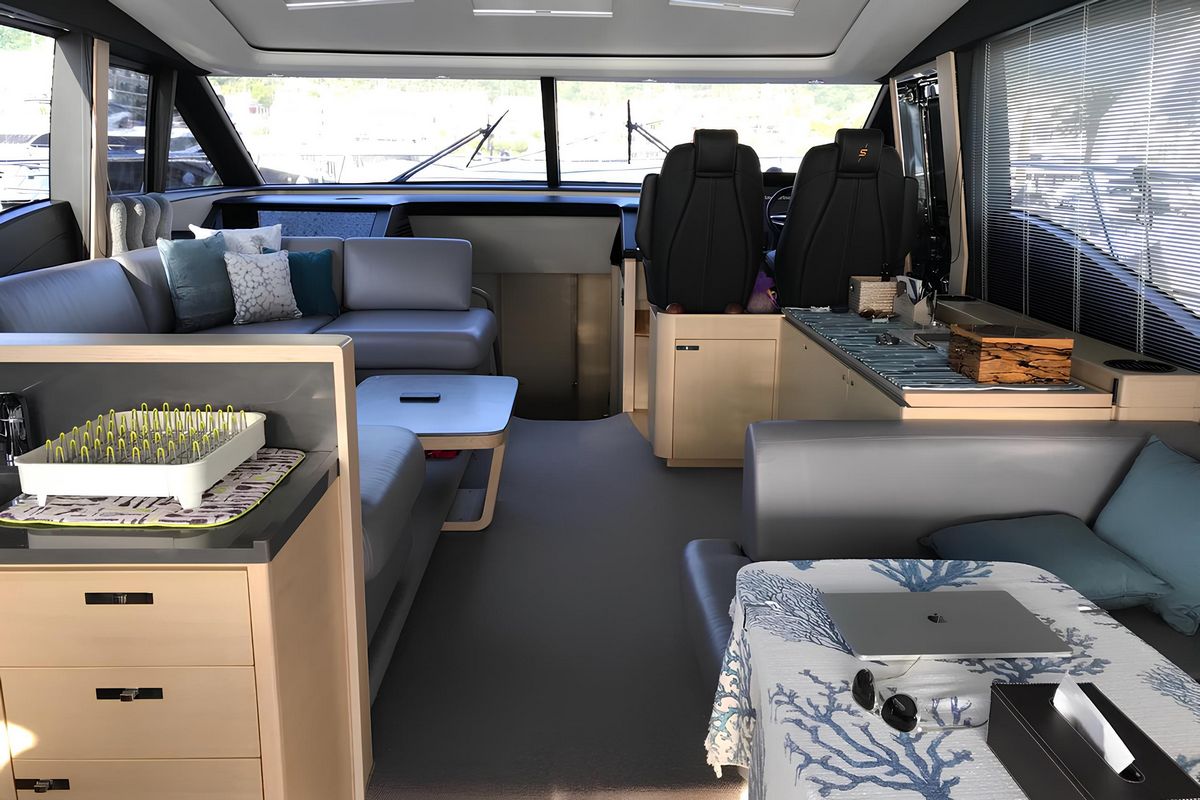 PRINCESS S65 yacht