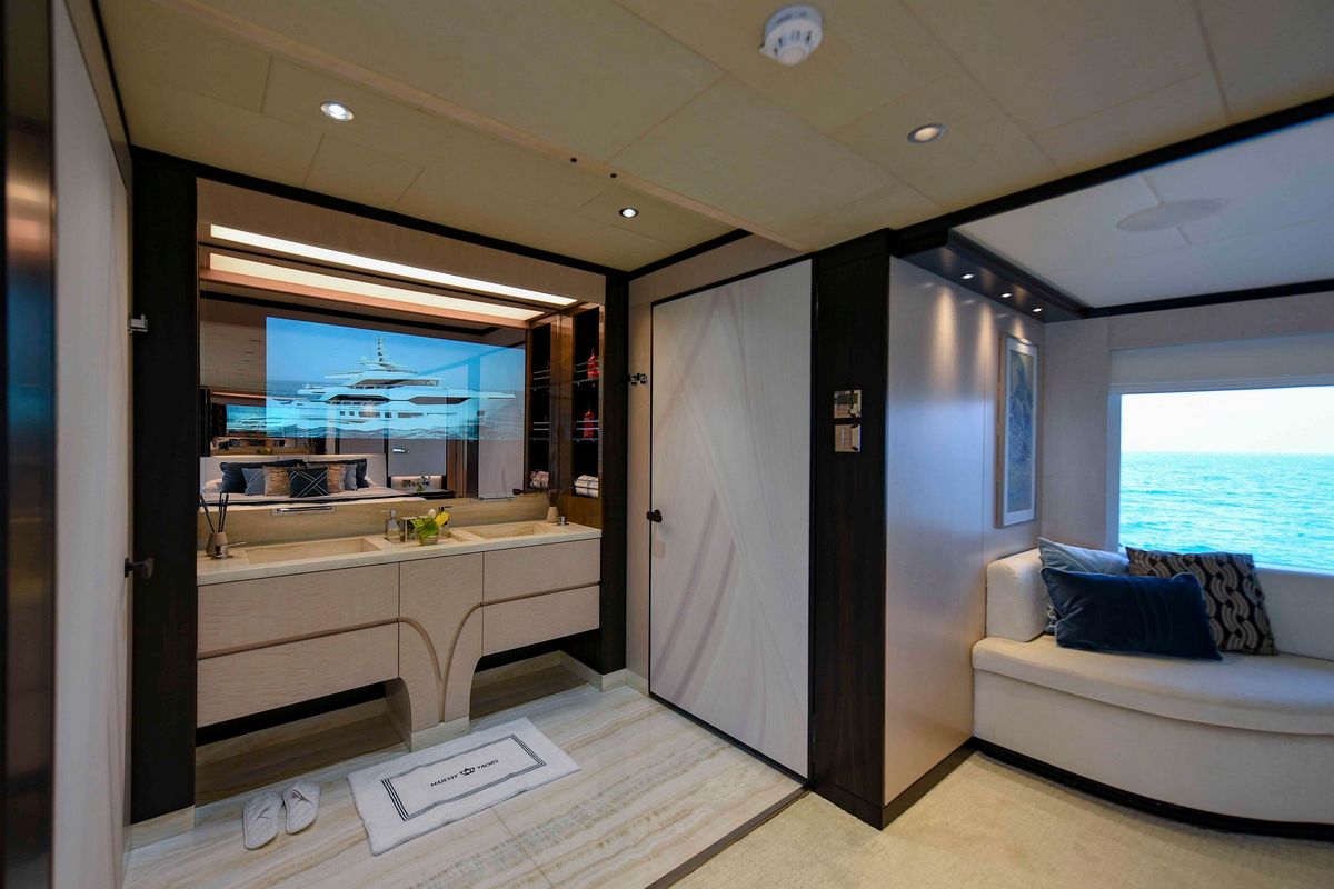 MAJESTY 120 yacht