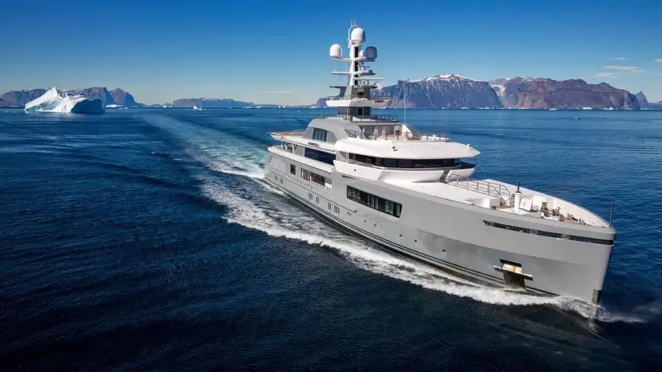 CLOUDBREAK yacht
