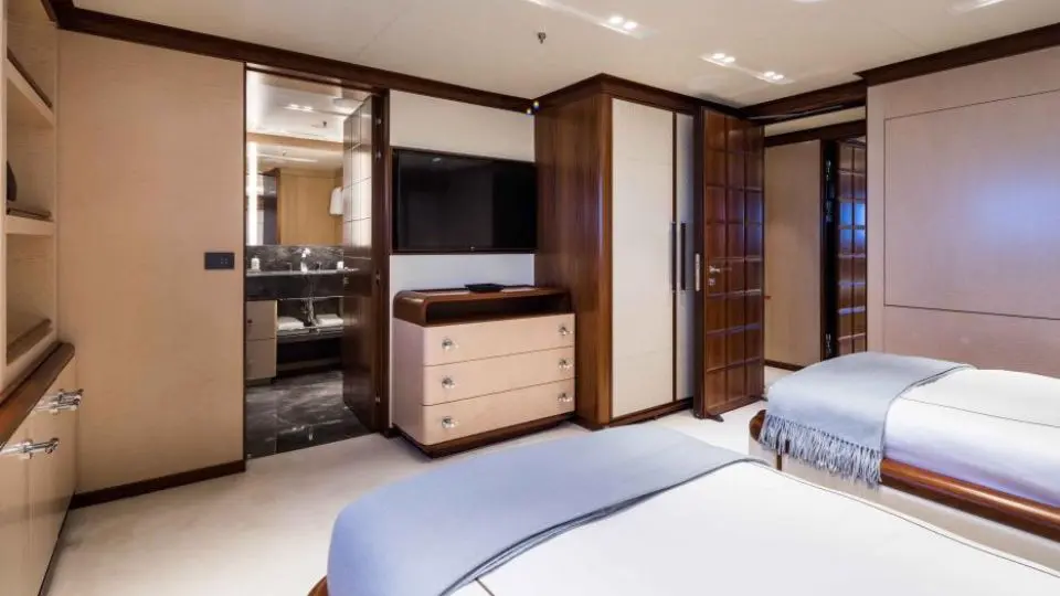 CALEX yacht