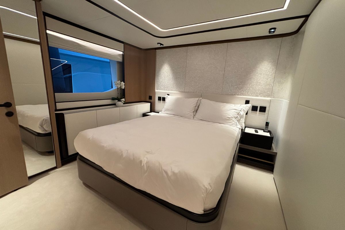 MAJESTY 112 TERRACE yacht