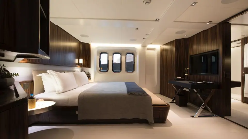 CLOUDBREAK yacht
