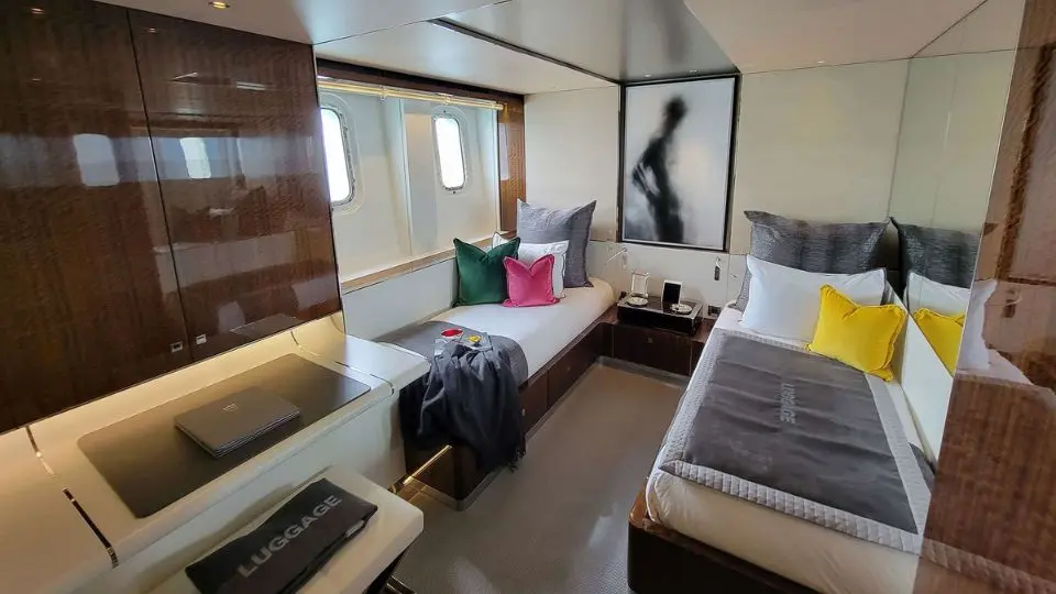 KNIGHT yacht