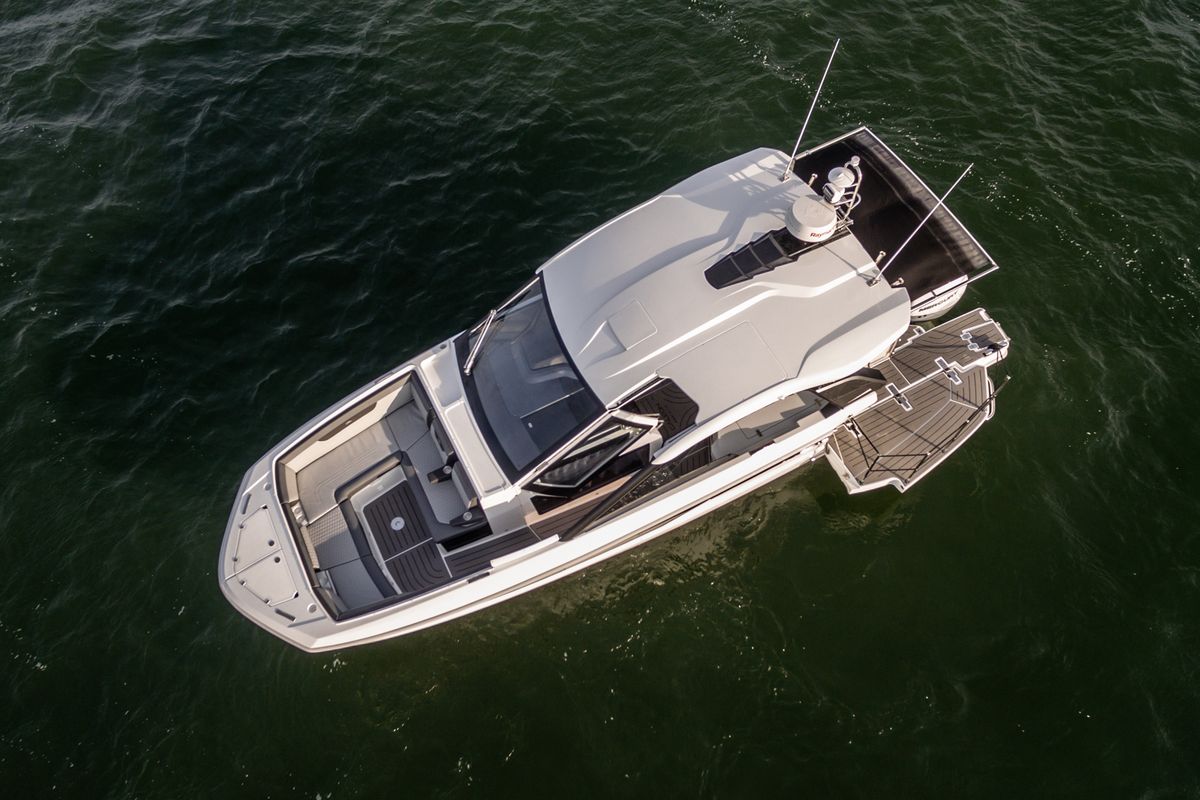 GALEON 325 GTO yacht