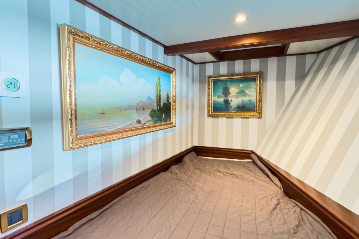 DE ALM DELFINO 60 yacht
