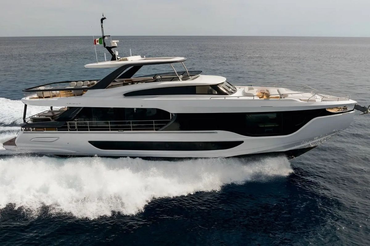 Azimut Grande 26M yacht