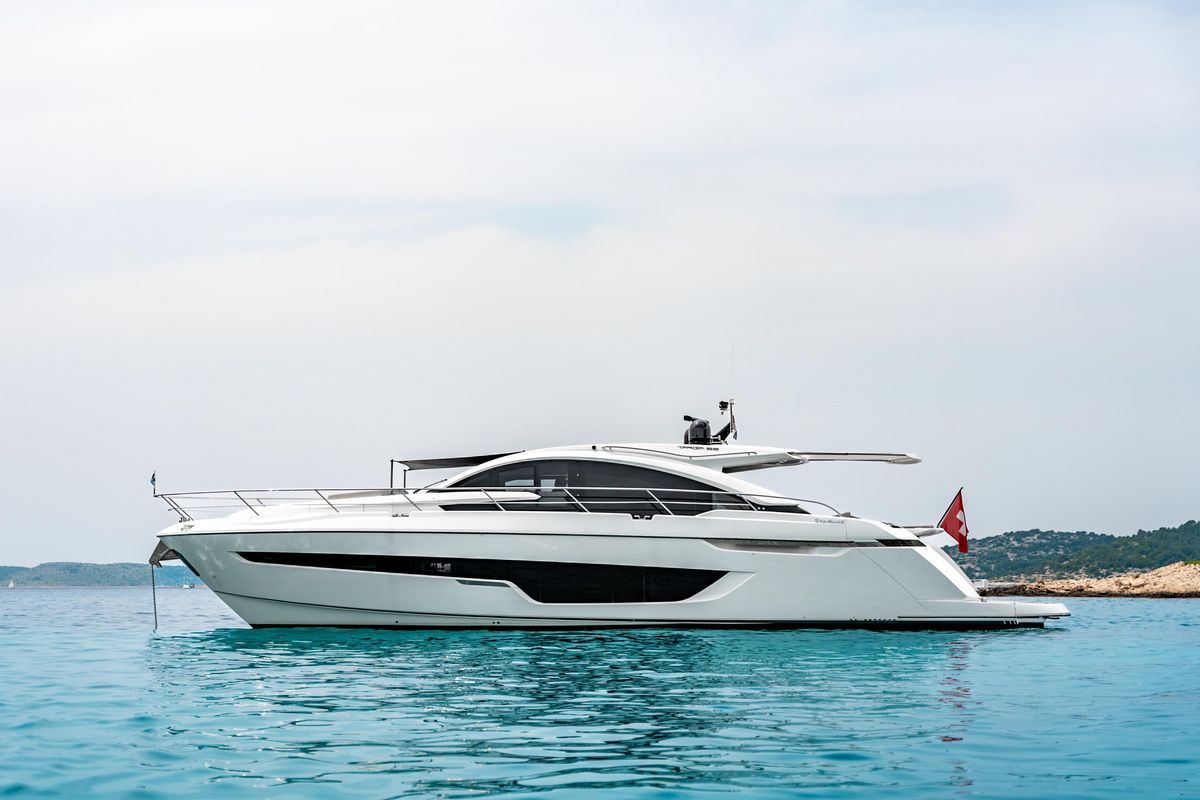 FAIRLINE 65 GTO yacht