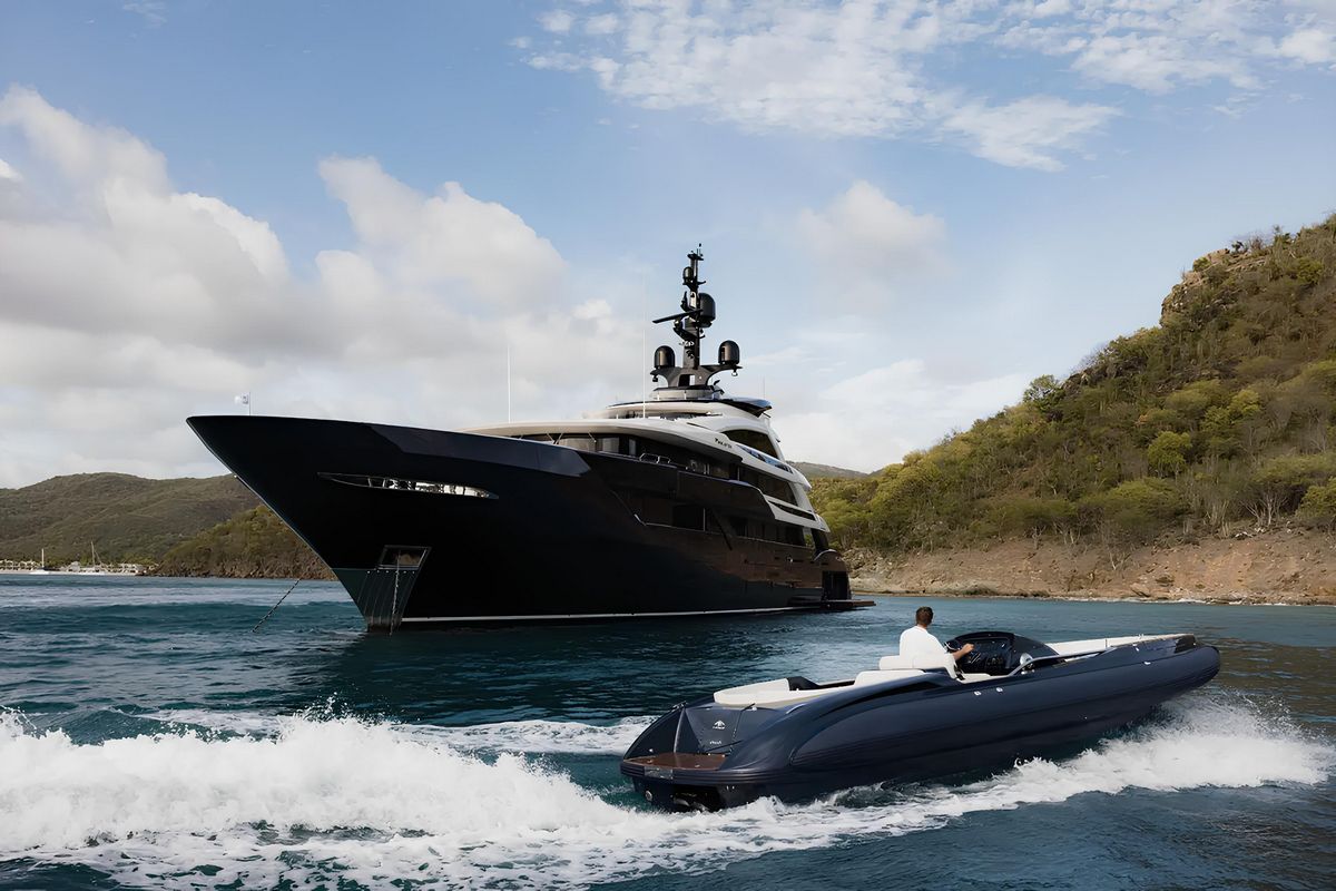 RESILIENCE yacht