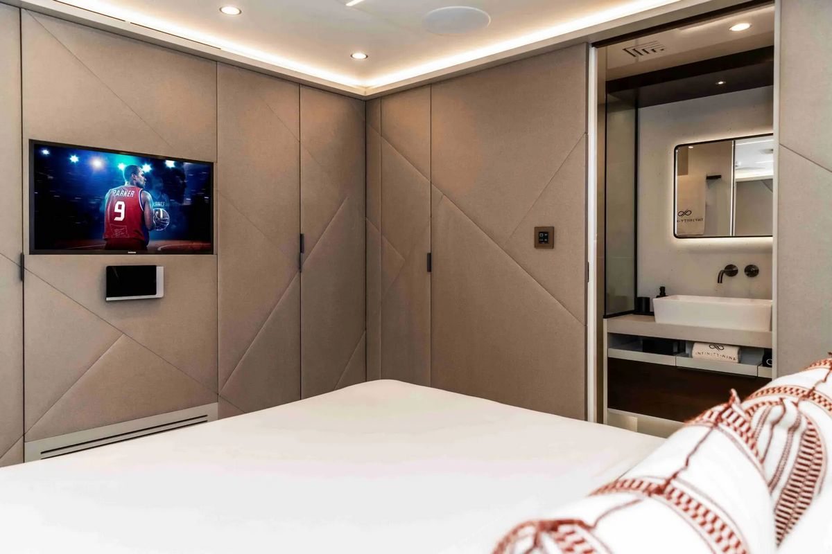 INFINITY NINE yacht