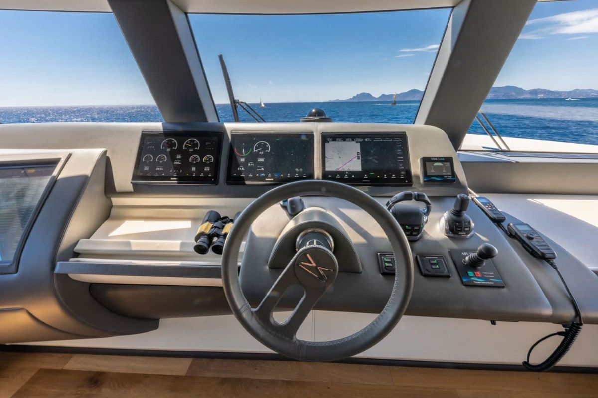 UILIA yacht