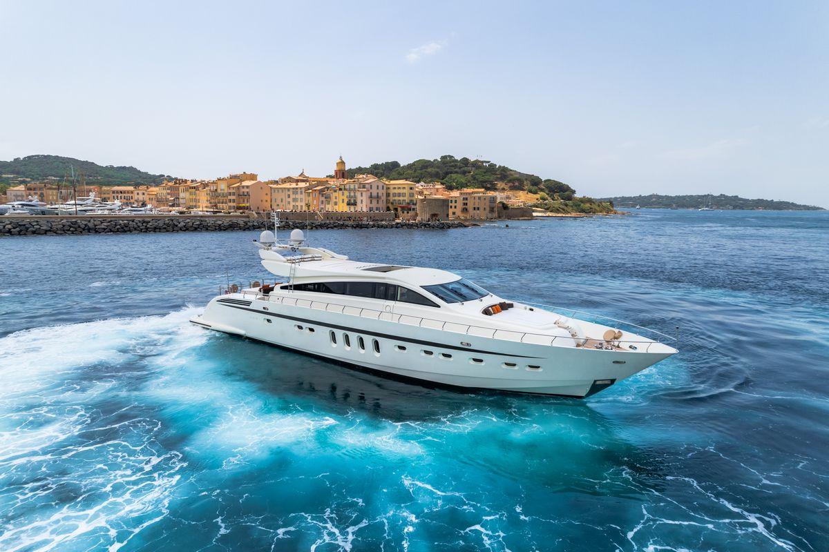 ECLAT yacht