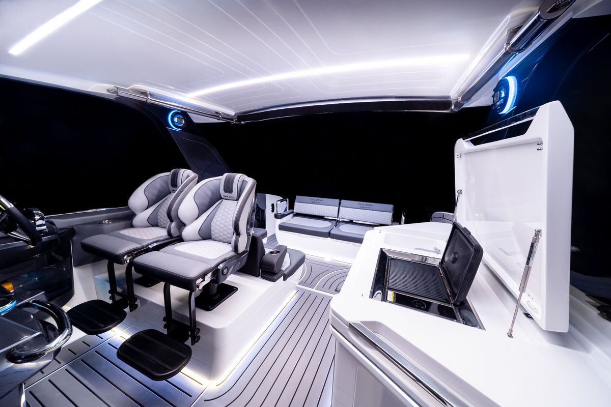GALEON 325 GTO yacht