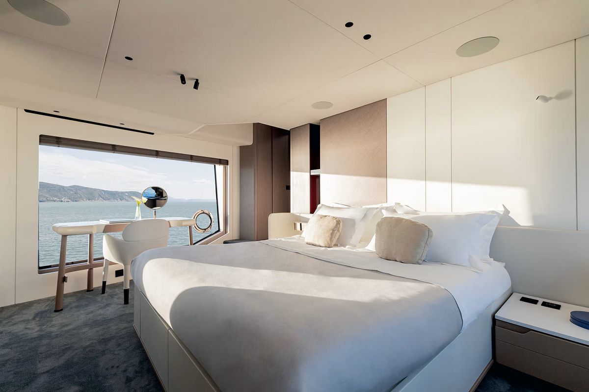 AZIMUT GRANDE 26 M yacht