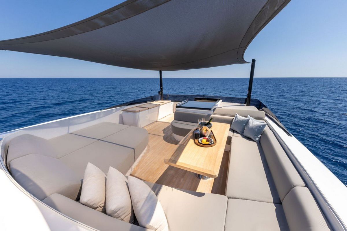 UILIA yacht