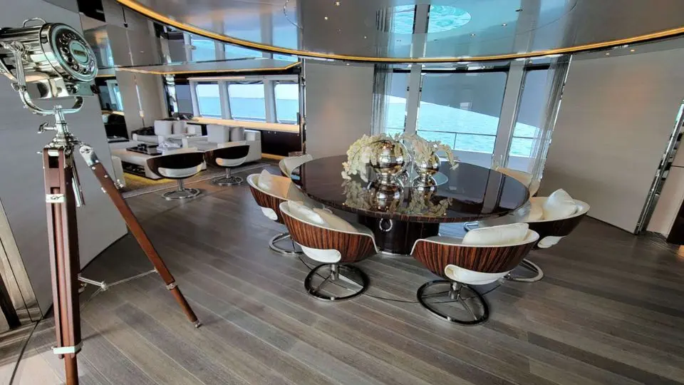 KNIGHT yacht