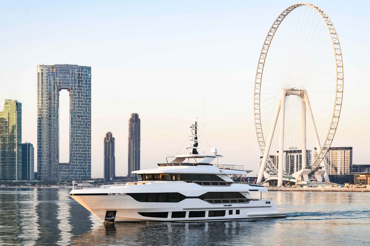 MAJESTY 120 yacht