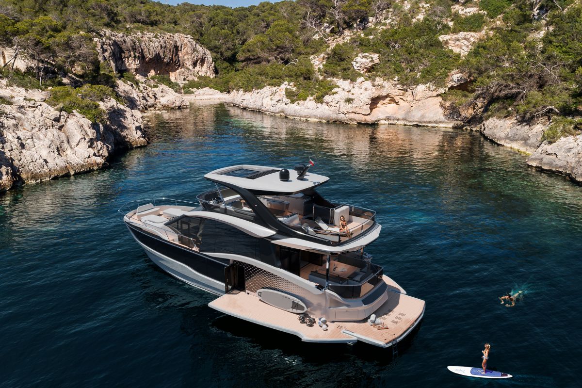 GALEON 620 FLY yacht