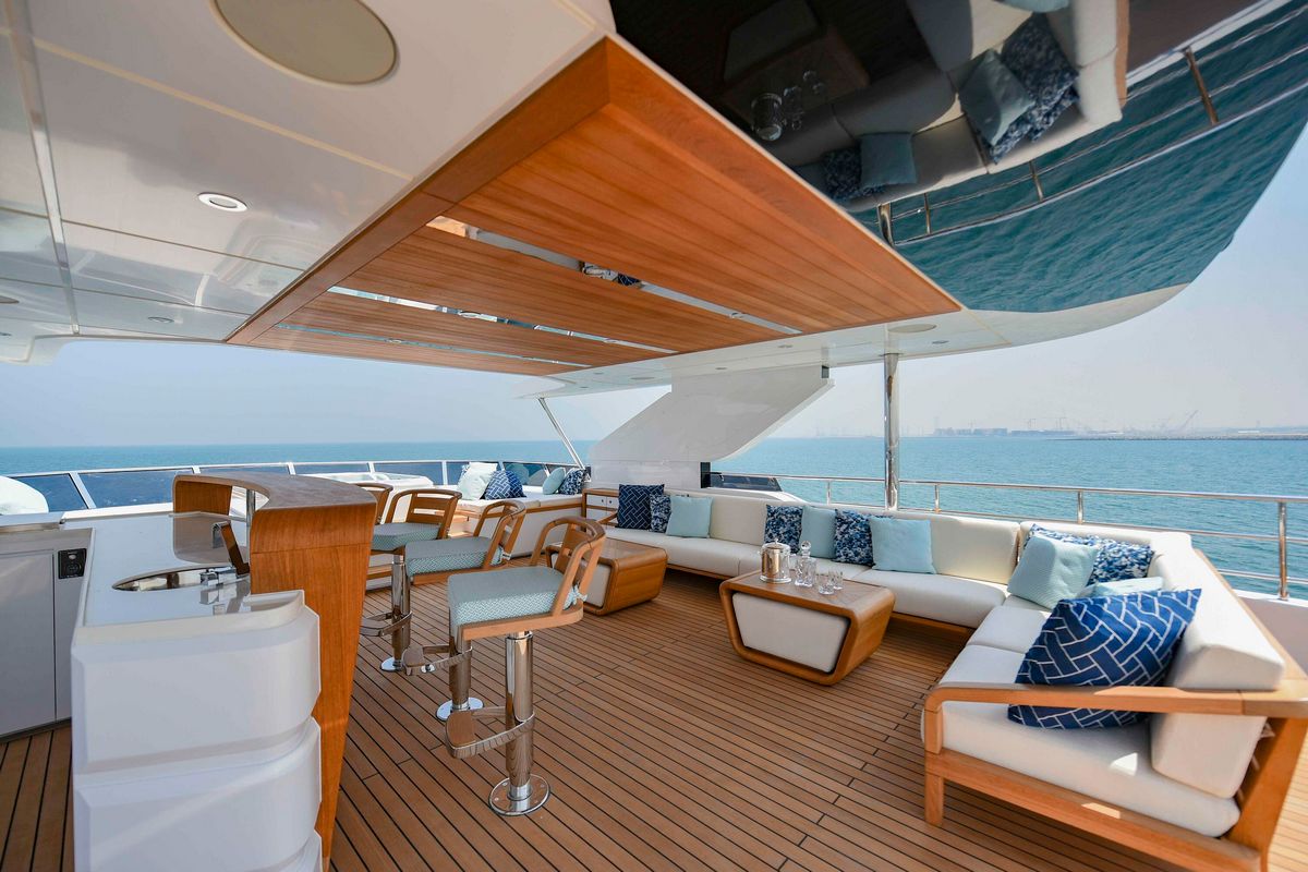 MAJESTY 120 yacht