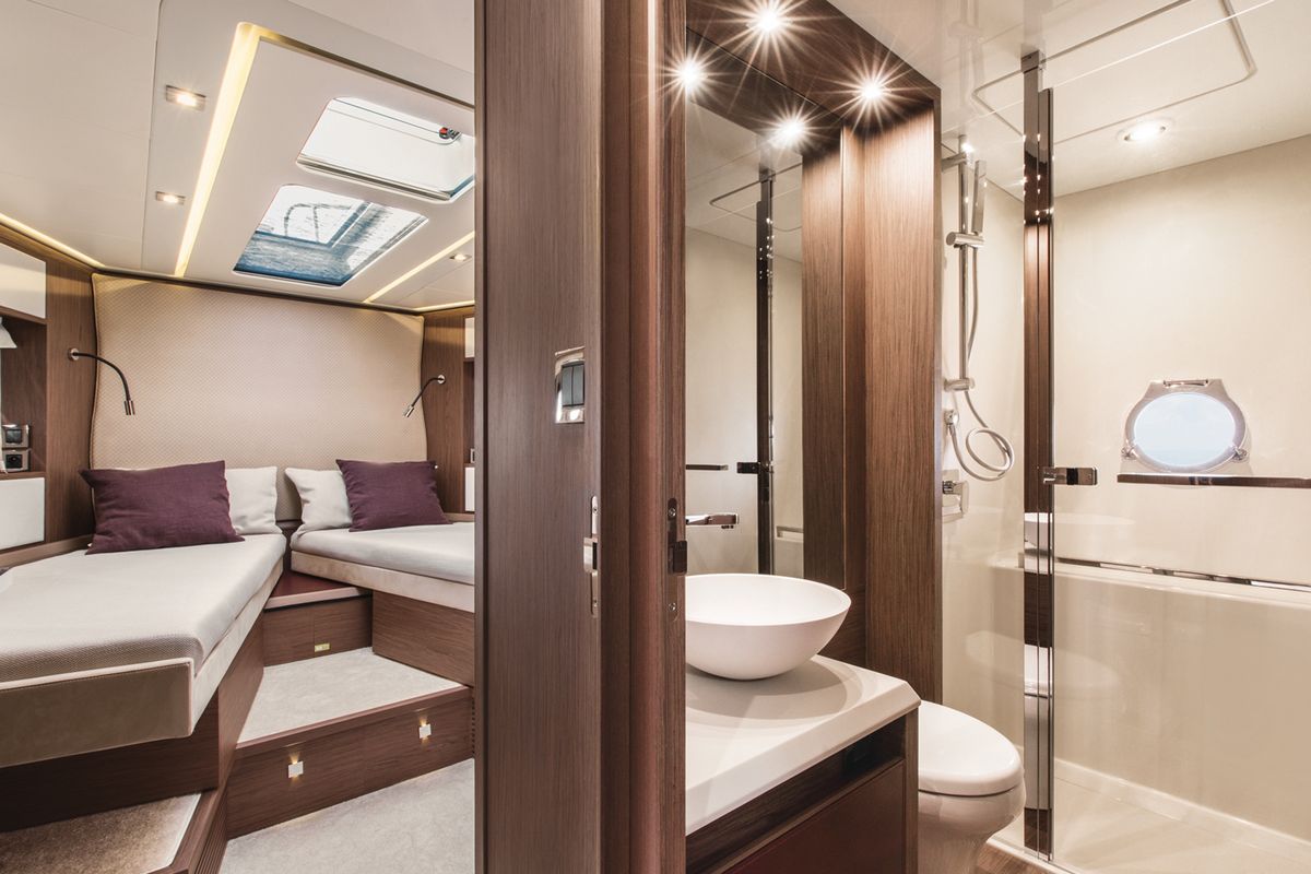 BENETEAU MC6 yacht