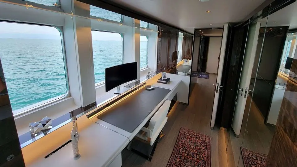 KNIGHT yacht