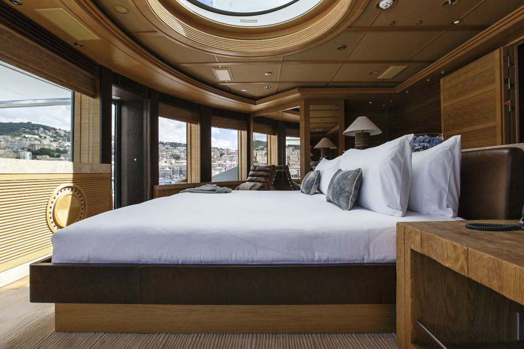 13-Naia-master-stateroom.jpg 13-Naia-master-stateroom.jpg