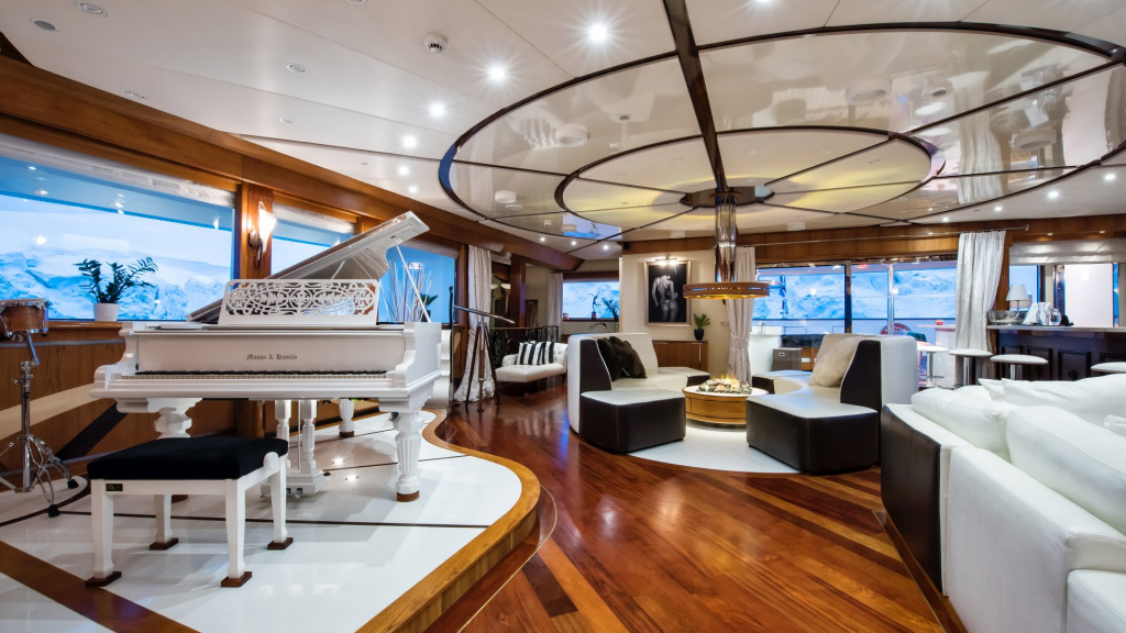 Legend-Yacht-Charter-18.jpeg Legend-Yacht-Charter-18.jpeg