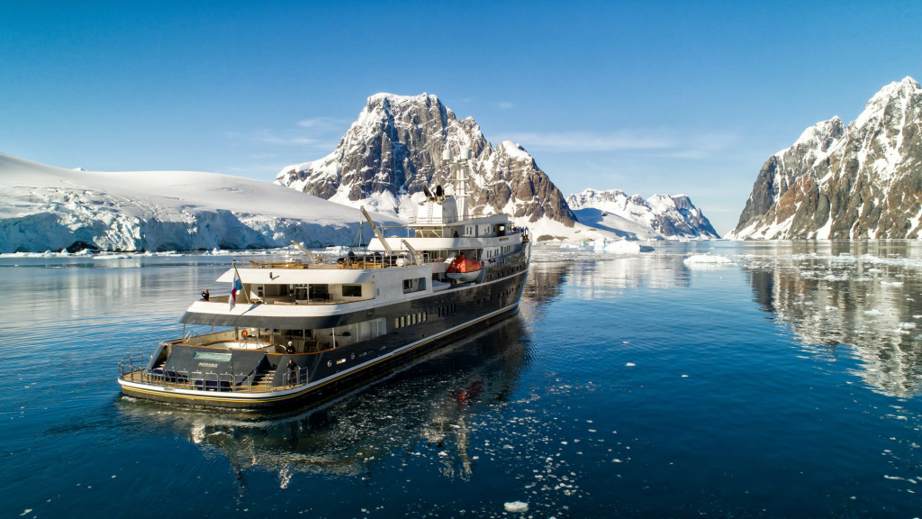 Legend-Yacht-Charter-2.jpeg Legend-Yacht-Charter-2.jpeg