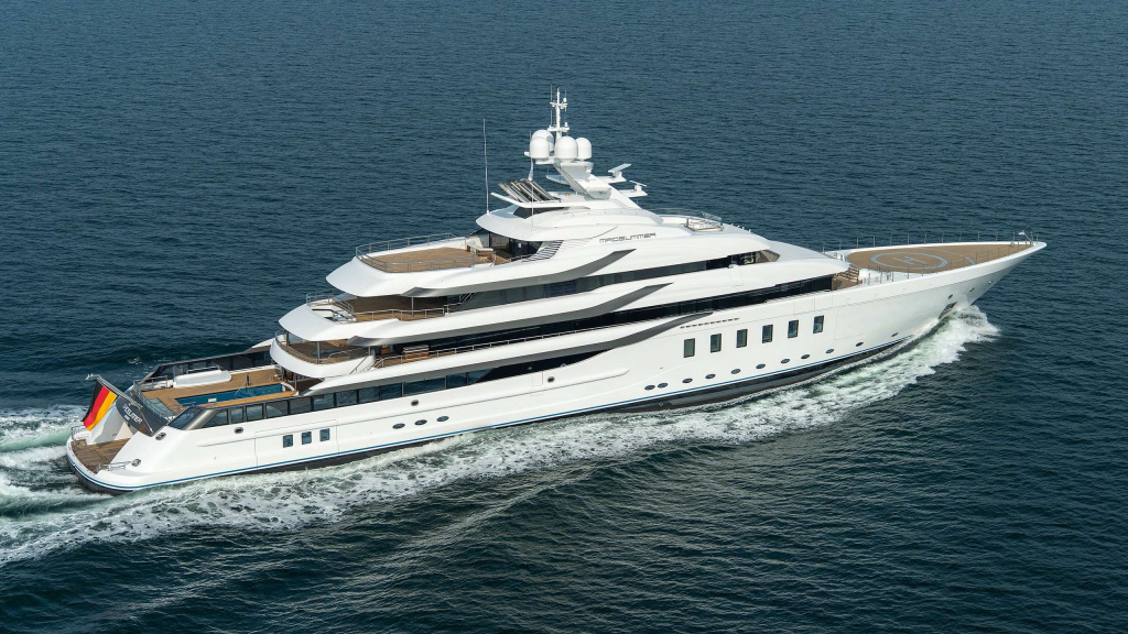 lurssen-custom-madsummer-navigation-1.jpg lurssen-custom-madsummer-navigation-1.jpg