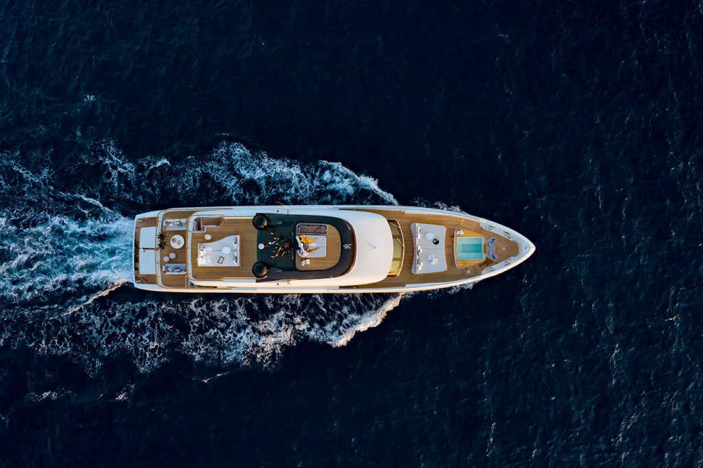 Motopanfilo Benetti 4 2.jpg Motopanfilo Benetti 4 2.jpg