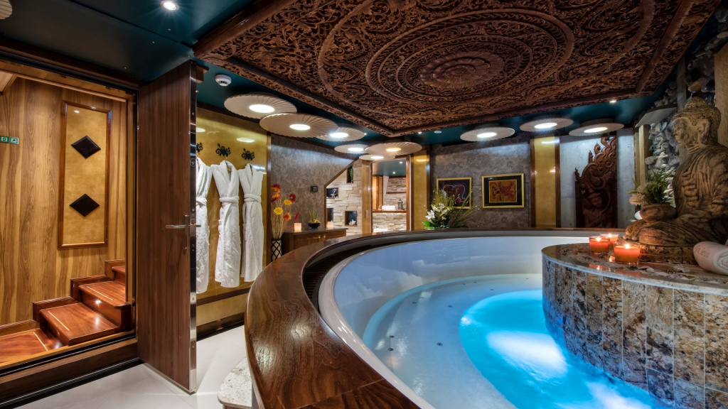 Legend-Yacht-Charter-17.jpeg Legend-Yacht-Charter-17.jpeg