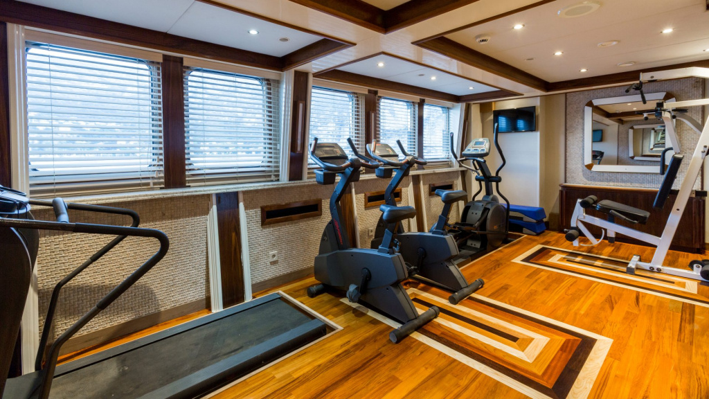 Legend-Yacht-Charter-13.jpeg Legend-Yacht-Charter-13.jpeg
