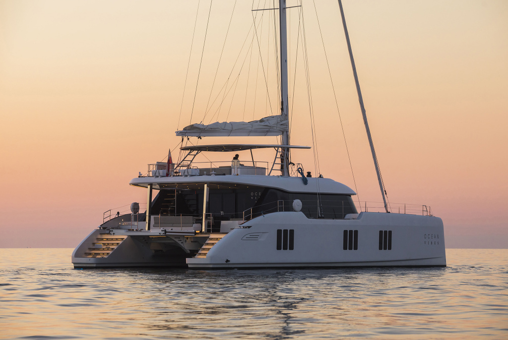 Sunreef 70.jpg