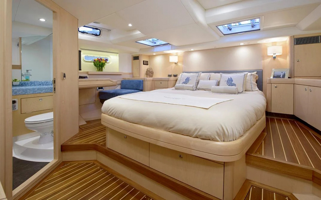 G-Master-cabin-v2.jpg G-Master-cabin-v2.jpg