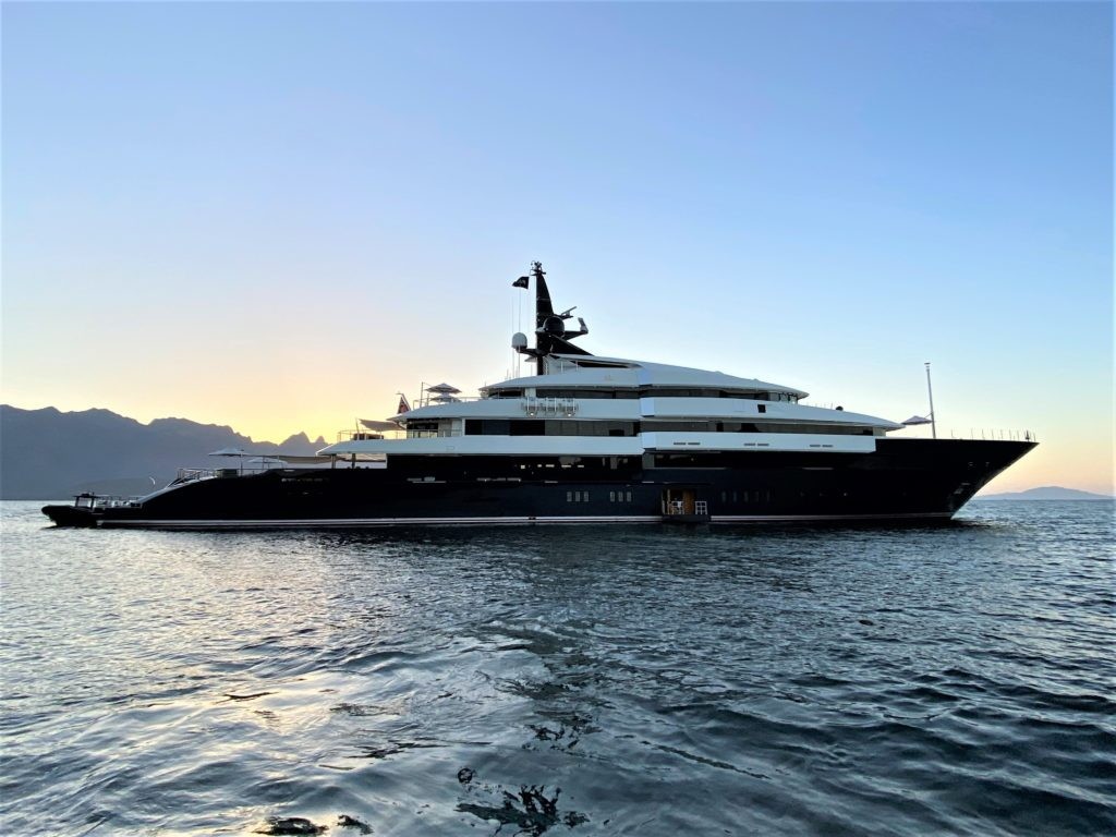 steven-spielbergs-151-million-seven-seas-superyacht-sold-now-becomes-man-of-steel_18.jpg steven-spielbergs-151-million-seven-seas-superyacht-sold-now-becomes-man-of-steel_18.jpg