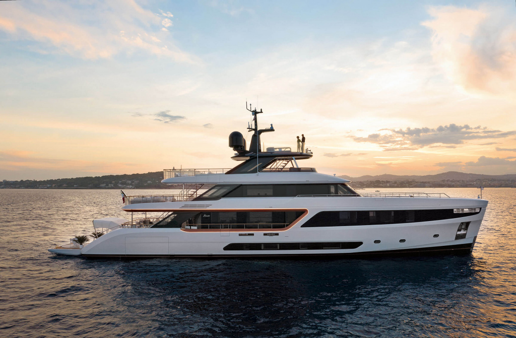 Motopanfilo Benetti 4.jpg Motopanfilo Benetti 4.jpg