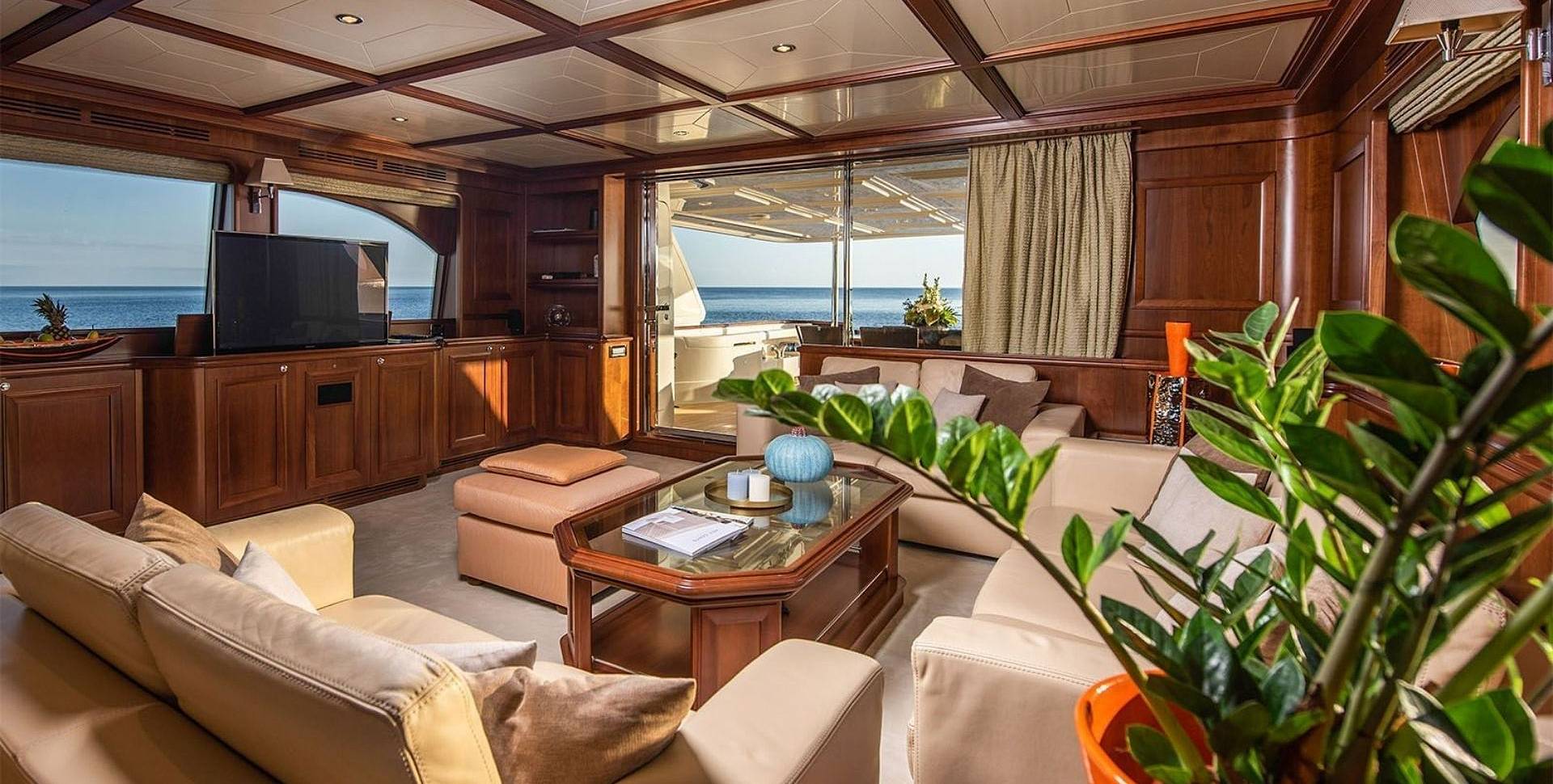 KLOBUK yacht